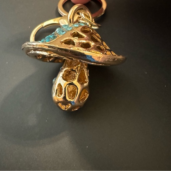 NWOT Jeweled Mushroom Keychain Clip - Picture 5 of 13